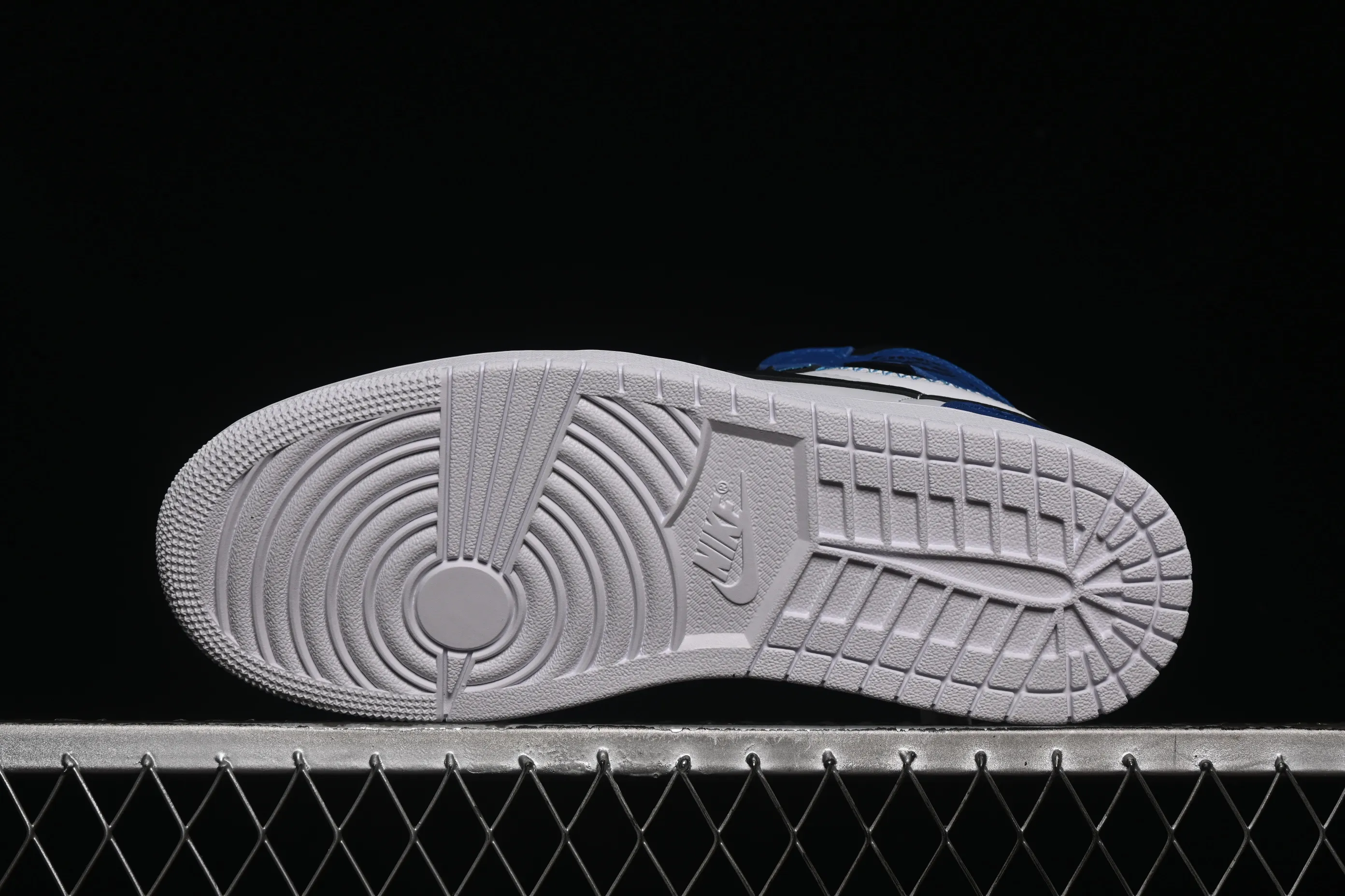 All categories Air Jordan Jordan series basketball shoes Air Jordan 1 High Fragment x Union x Air Jordan 1 Retro AJ1 Joe 1 new deconstructed royal blue high-top basketball shoes IO7847-001